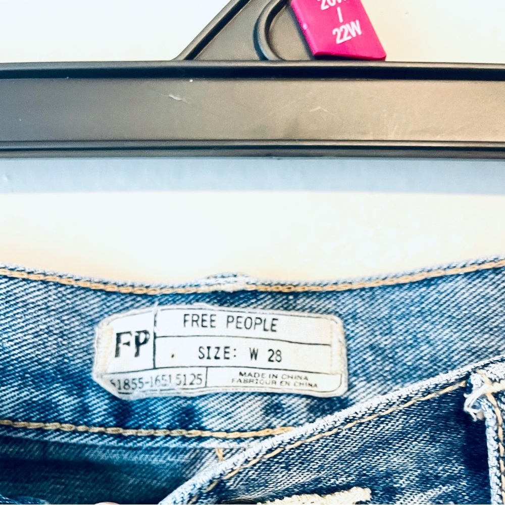 Free People Blue Jean Shorts with Lace Trim‎ Size 28 - Picture 3 of 6